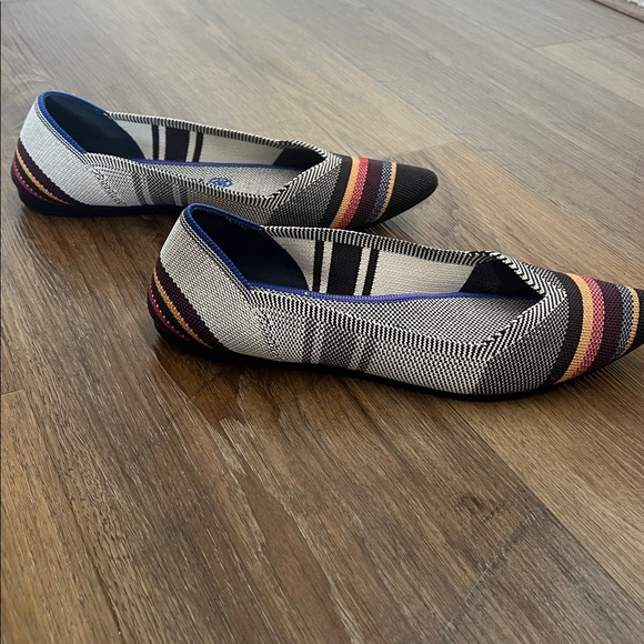 Rothy’s Inverse Stripe Point - Picture 4 of 7